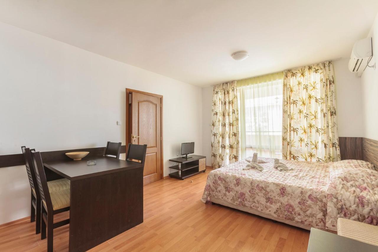 Guest Apartments Co Morenia Слънчев бряг Екстериор снимка
