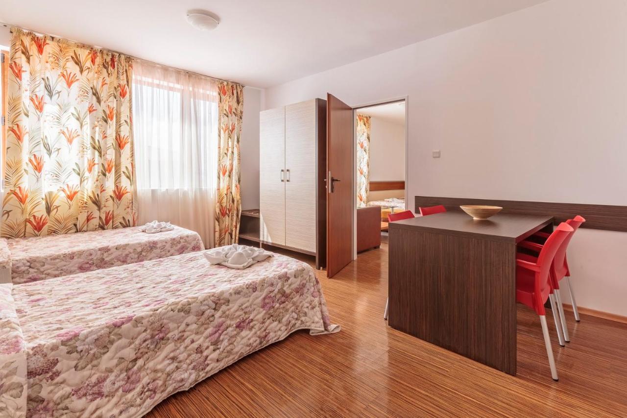 Guest Apartments Co Morenia Слънчев бряг Екстериор снимка